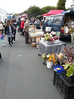 Browns Bay Market