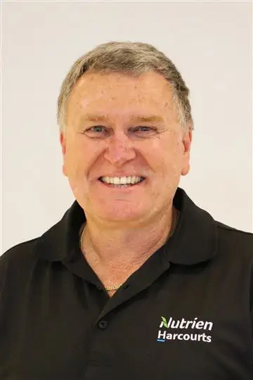 Neville Tutt