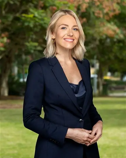 Nicola Tucker