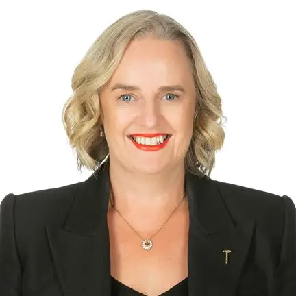 Lisa Yardley-Vaiese  AREINZ B.Com