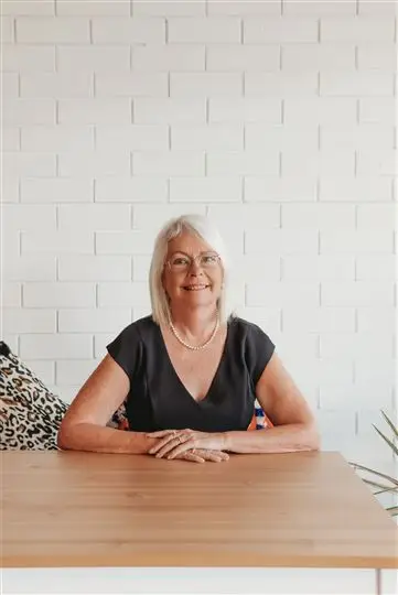 Annette Charlesworth